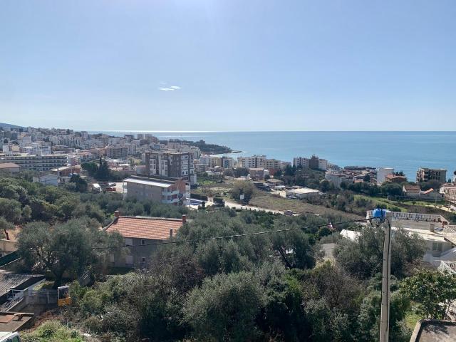 Spacious house in Dobry Voda with panoramic sea views, not far from the beach. 