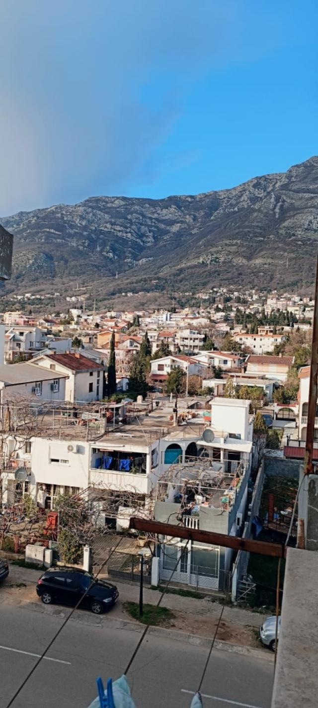 Legally rented 2-bedroom apartment in Sutomore