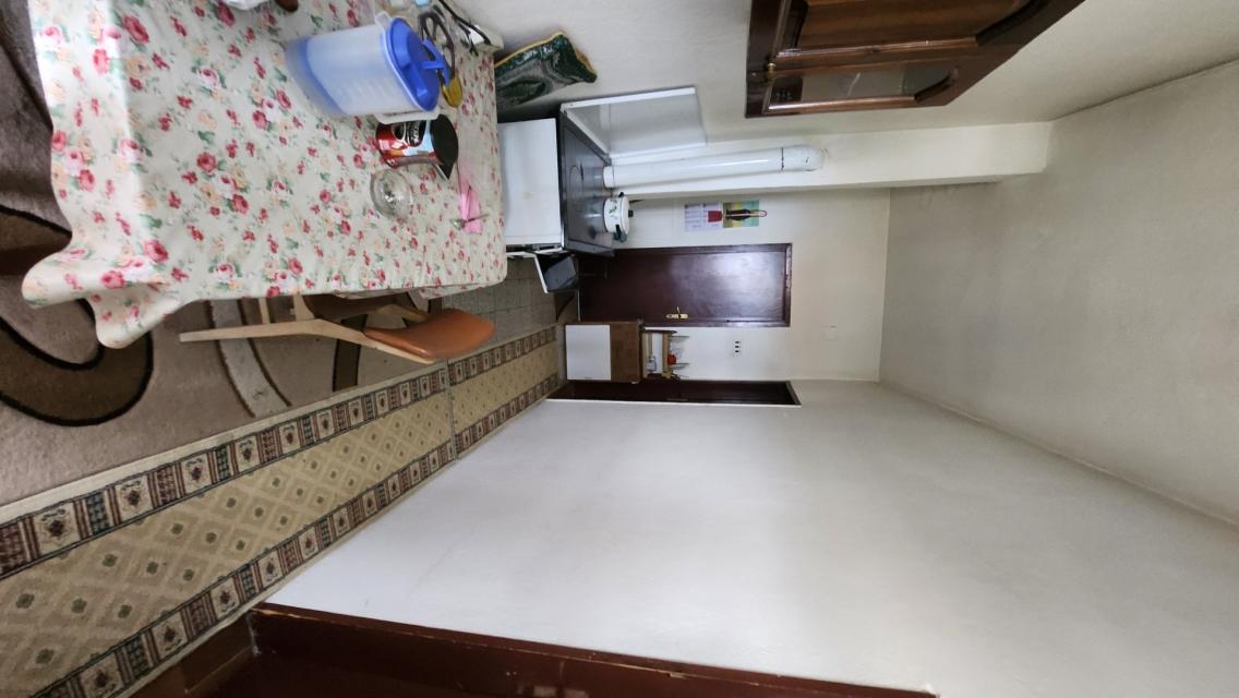 Two-storey house 180m2 for renovation with a large plot of land 600m2 in the village of Dobra Voda