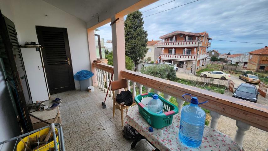 Two-storey house 180m2 for renovation with a large plot of land 600m2 in the village of Dobra Voda