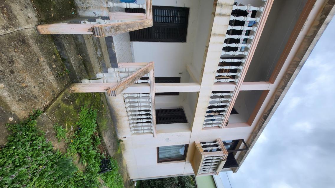 Two-storey house 180m2 for renovation with a large plot of land 600m2 in the village of Dobra Voda