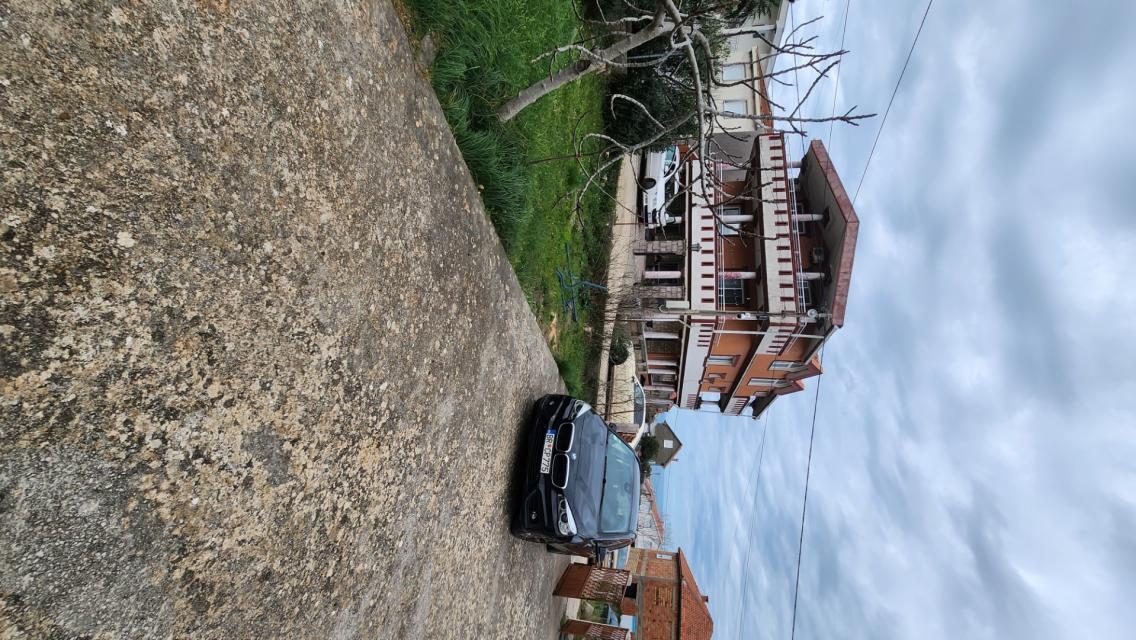 Two-storey house 180m2 for renovation with a large plot of land 600m2 in the village of Dobra Voda