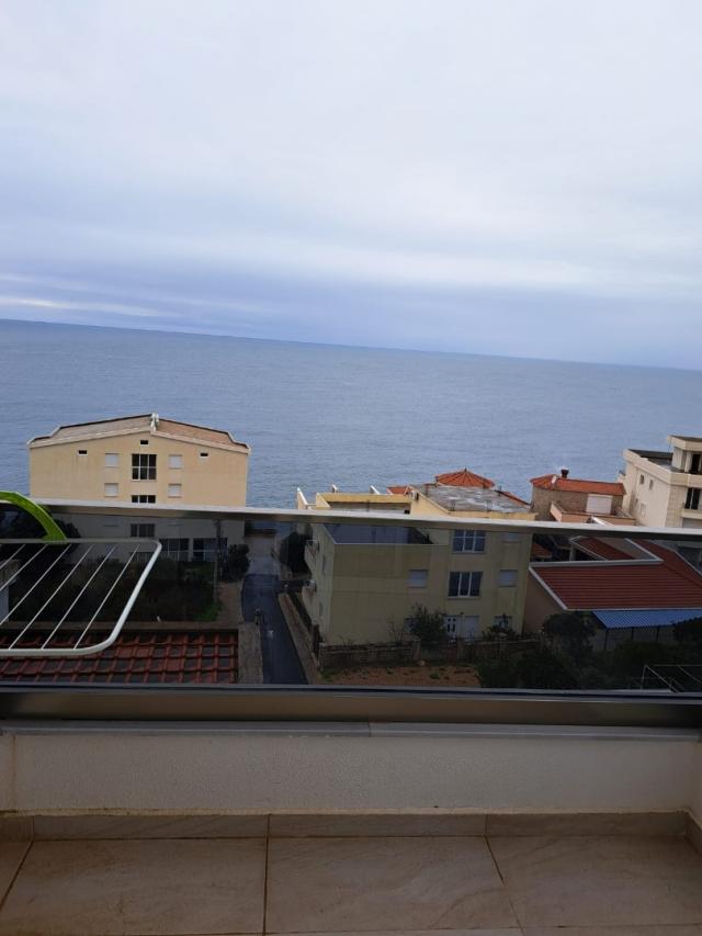 Apartment with 1 bedroom in a complex with a swimming pool just 50 meters from the sea on Utekha