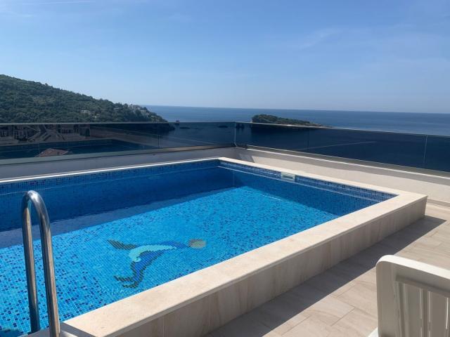 Apartment with 1 bedroom in a complex with a swimming pool just 50 meters from the sea on Utekha