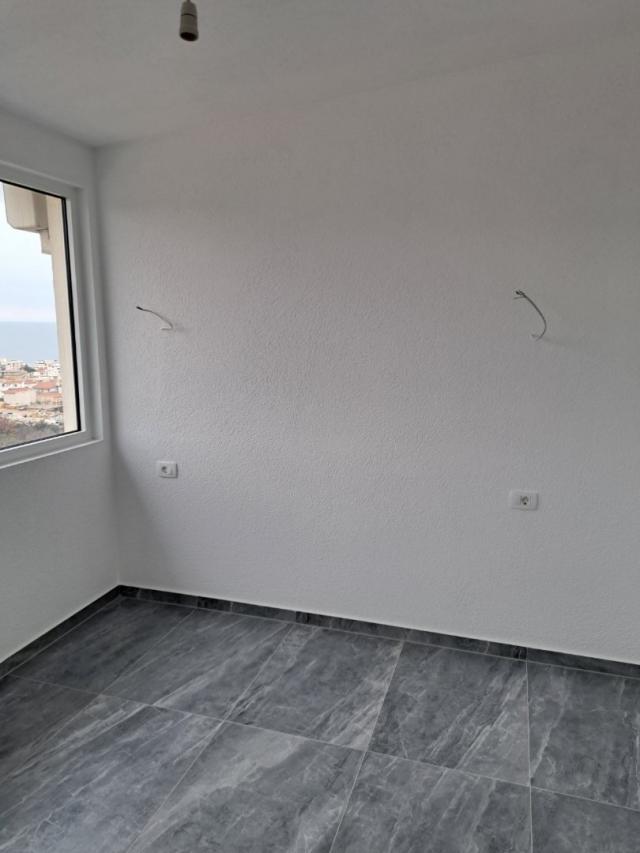 1 bedroom apartment in Dobry Voda with sea view - 100,000 euros
