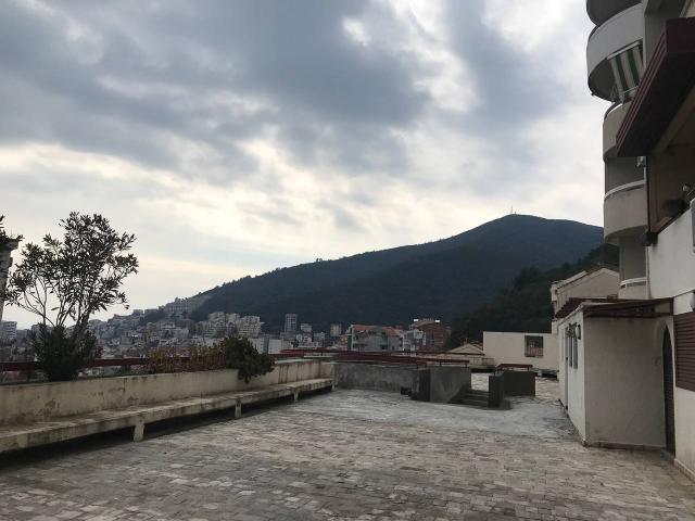 Apartment with 2 bedrooms in Budva (Dubovica)