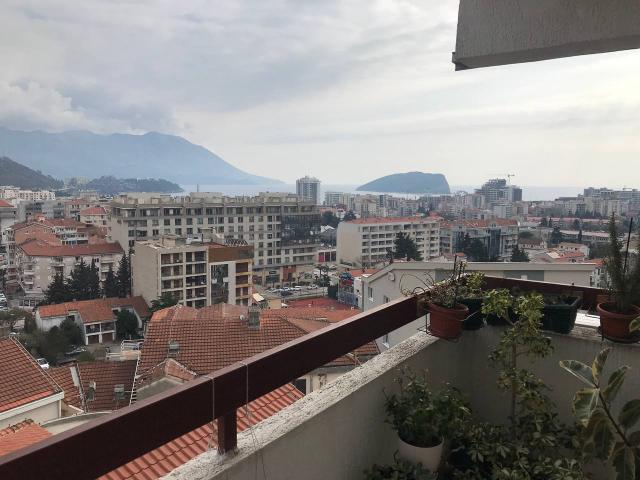 Apartment with 2 bedrooms in Budva (Dubovica)