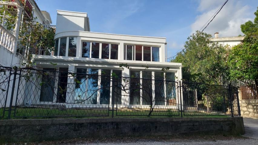 Three-storey house with panoramic views and a large terrace in Sutomore