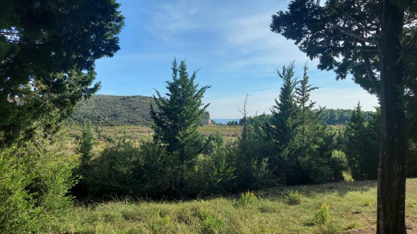 Three-storey house with panoramic views and a large terrace in Sutomore