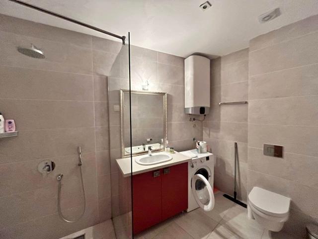 Apartment with 1 bedroom on the first line in Budva with sea views. 