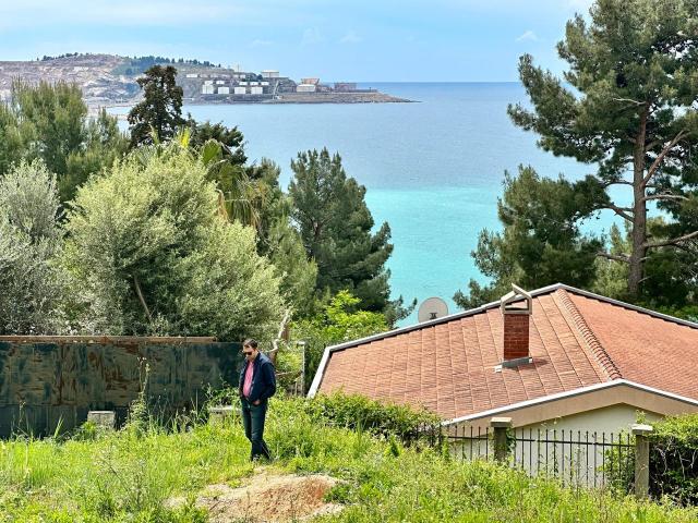 A plot of land in the Green Belt with sea views not far from the beach