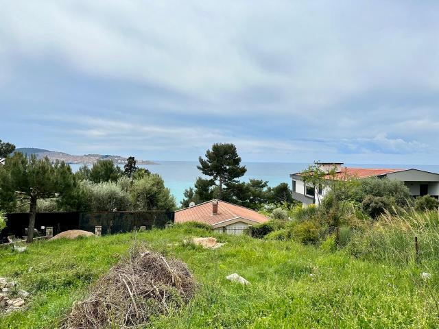 A plot of land in the Green Belt with sea views not far from the beach