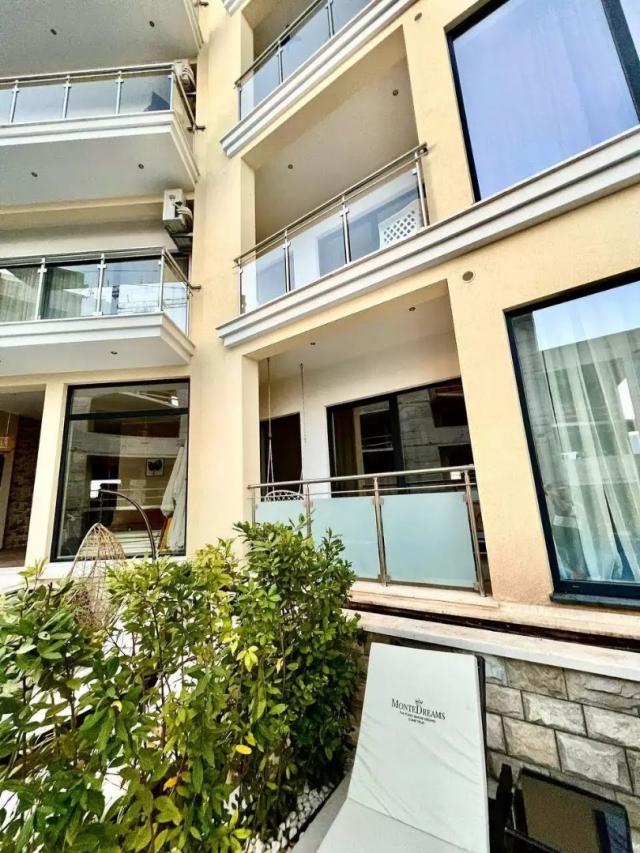 Luxury apartment in the Montedrims complex