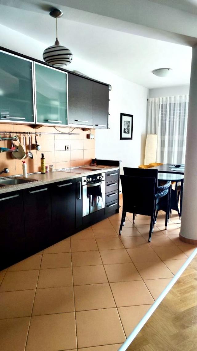 Spacious 2 bedroom apartment in Petrovac not far from the beach