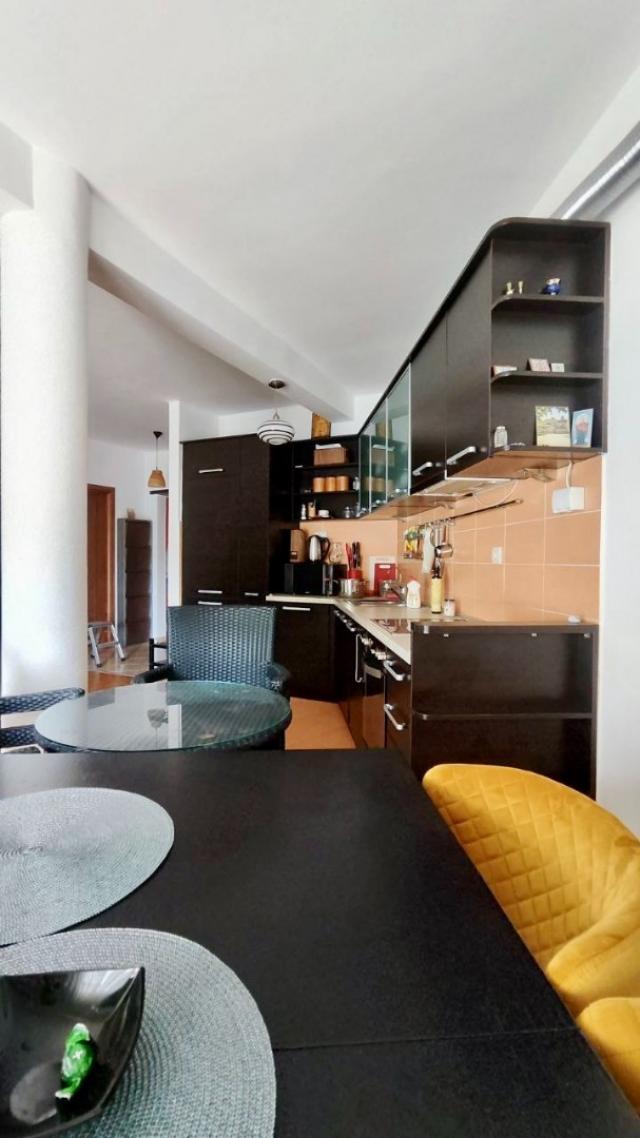 Spacious 2 bedroom apartment in Petrovac not far from the beach