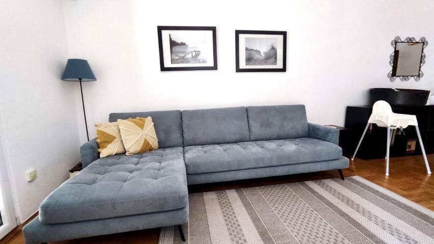 Spacious 2 bedroom apartment in Petrovac not far from the beach