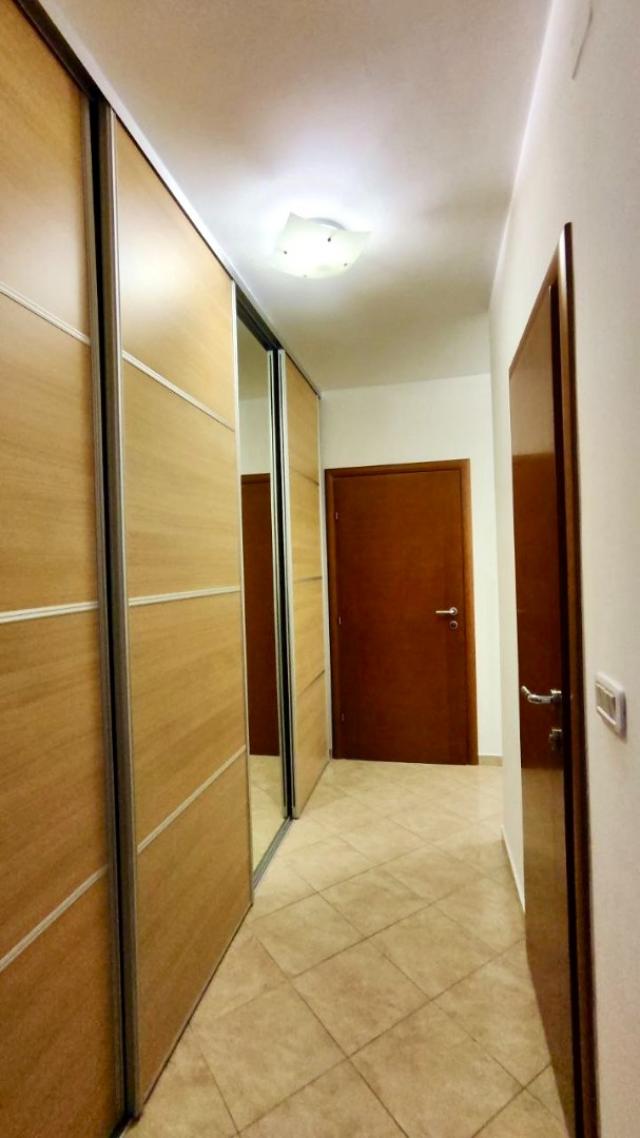 Spacious 2 bedroom apartment in Petrovac not far from the beach