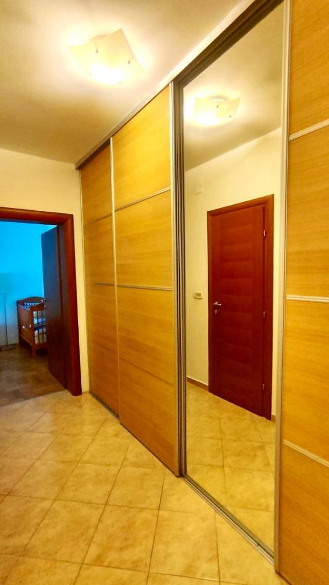 Spacious 2 bedroom apartment in Petrovac not far from the beach