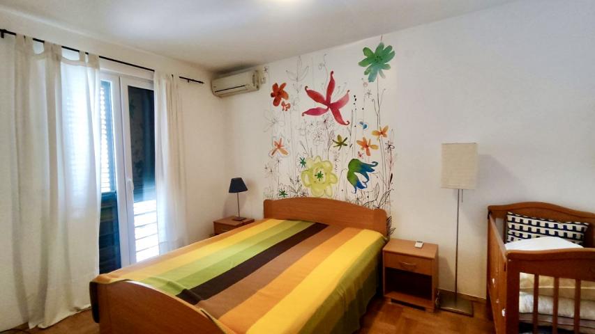 Spacious 2 bedroom apartment in Petrovac not far from the beach