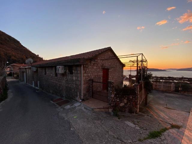 Townhouse in Podličak/Pržno with sea view