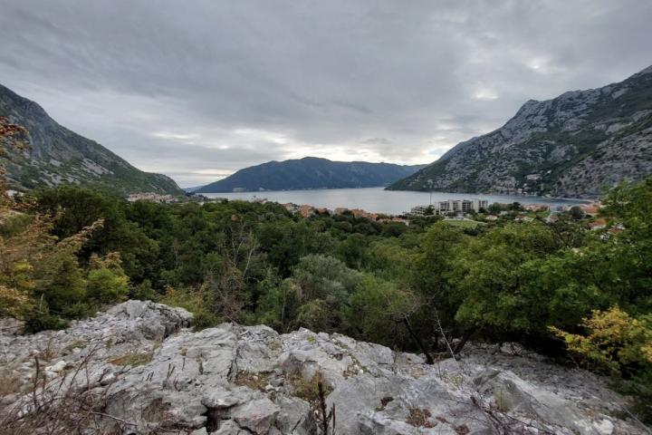 Plot for sale in Risan overlooking the bay. - cost 200'000 euros