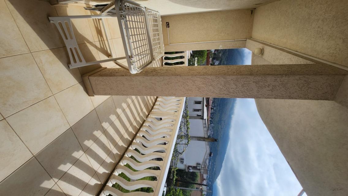 Two houses with a large plot in Sutomore on the plain