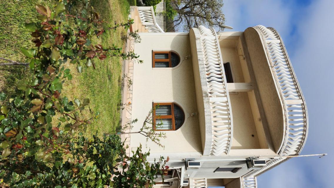 Two houses with a large plot in Sutomore on the plain