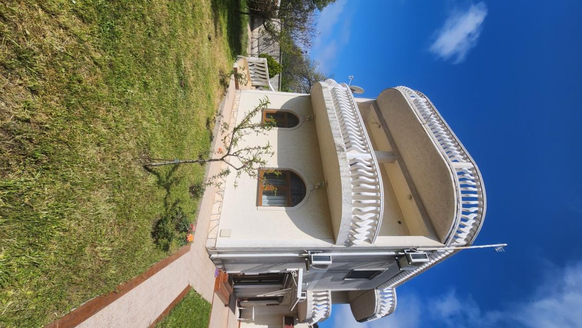 Two houses with a large plot in Sutomore on the plain