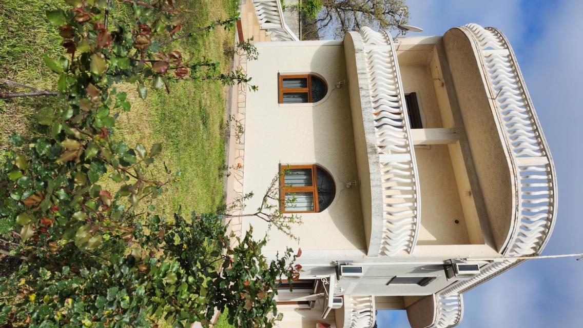 Two houses with a large plot in Sutomore on the plain
