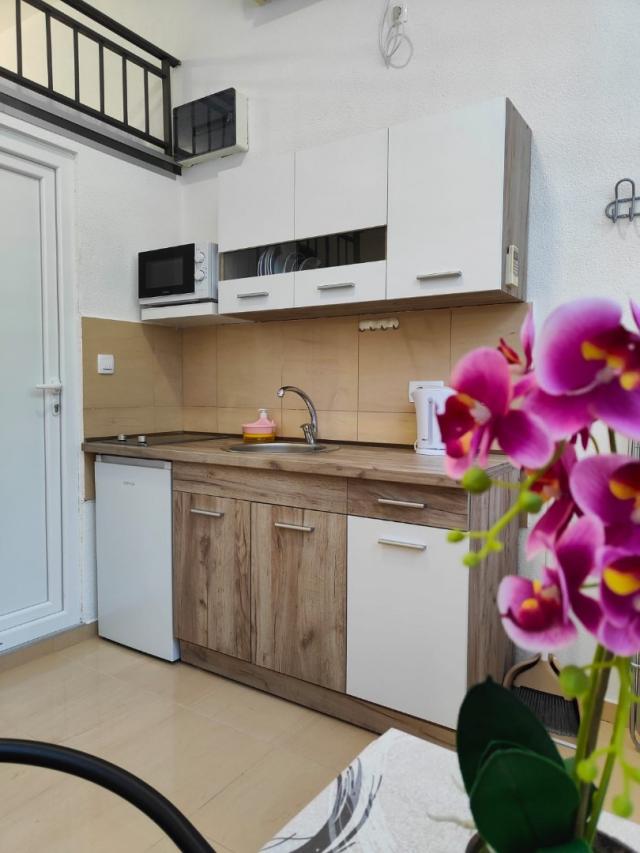 2 new apartments for sale in Sutomore (Bar). - 85.000 euros