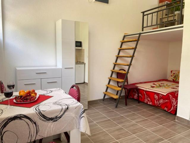 2 new apartments for sale in Sutomore (Bar). - 85.000 euros