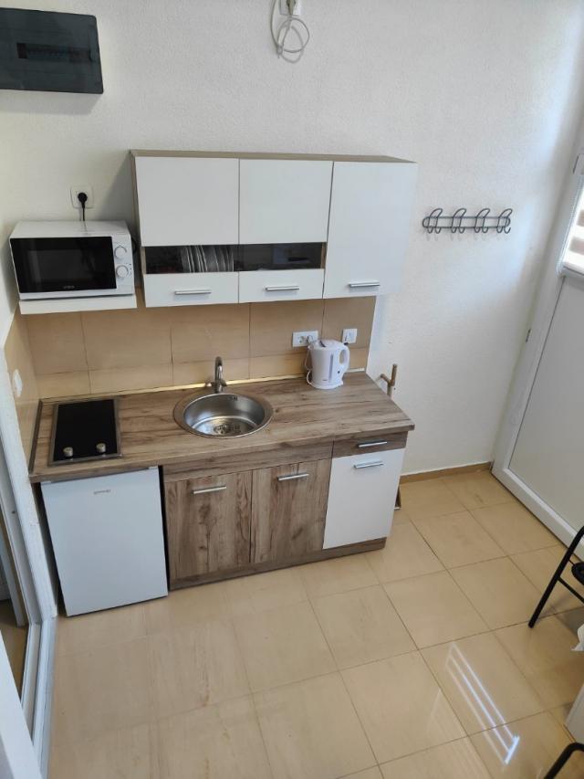 2 new apartments for sale in Sutomore (Bar). - 85.000 euros