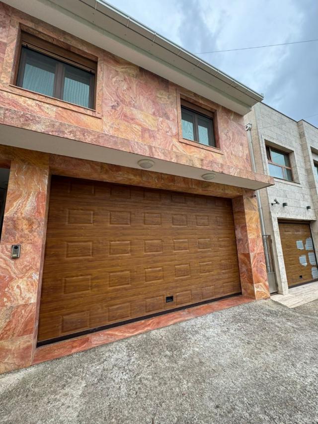 Frontline villa in Uteha - €750,000