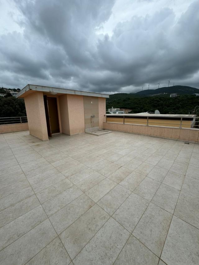 Frontline villa in Uteha - €750,000