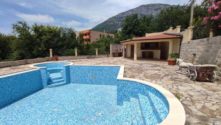 Spacious villa in Shushan on a large plot of land