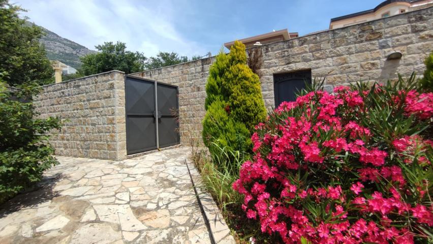 Spacious villa in Shushan on a large plot of land