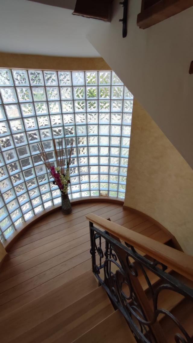 Spacious villa in Shushan on a large plot of land