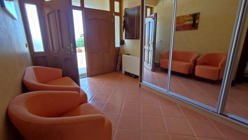 Spacious villa in Shushan on a large plot of land