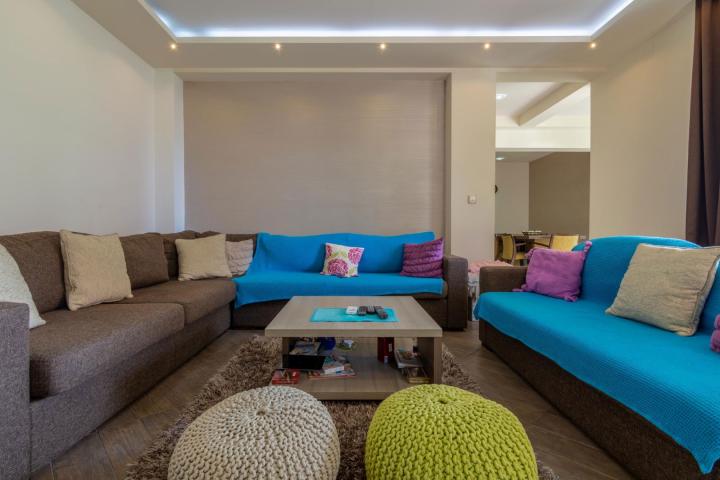 New villa with pool and garage in Bonici, Tivat