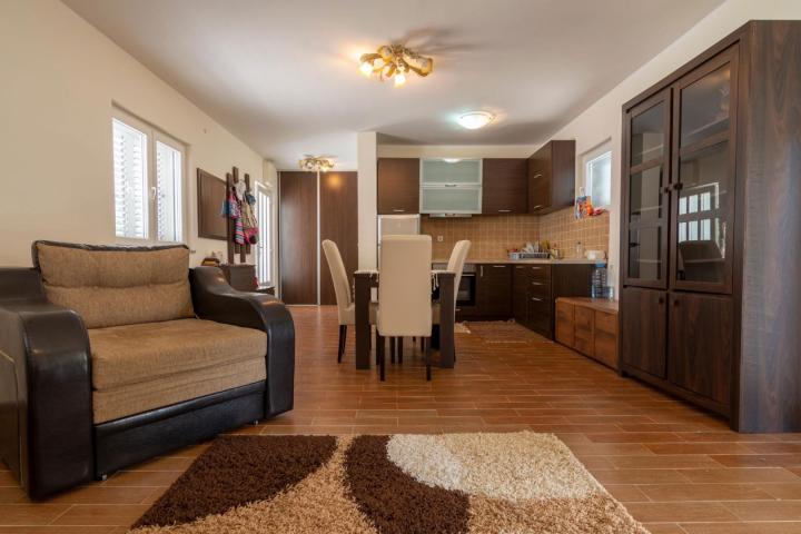 New villa with pool and garage in Bonici, Tivat