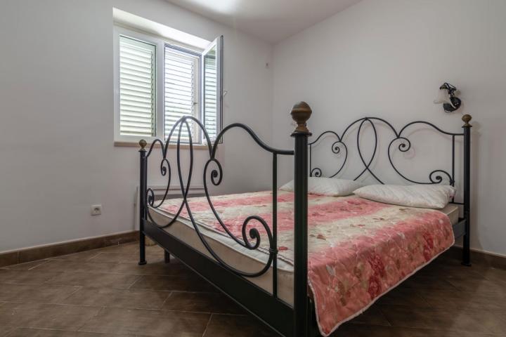 New villa with pool and garage in Bonici, Tivat