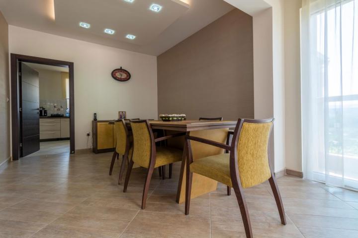 New villa with pool and garage in Bonici, Tivat
