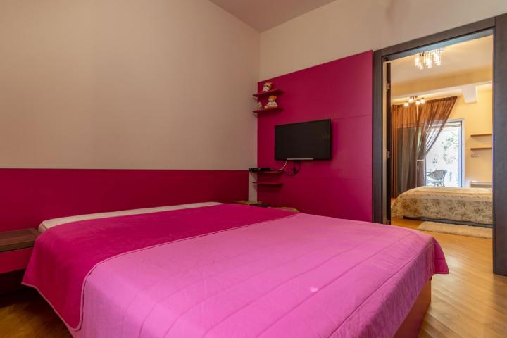 New villa with pool and garage in Bonici, Tivat