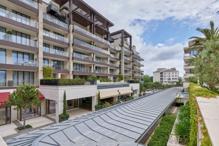 Apartment with 3 bedrooms in Porto Montenegro