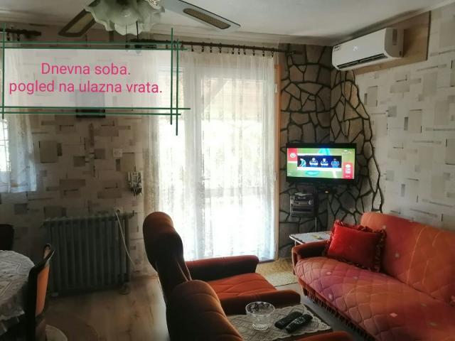 The house is located in the town of Djurmani