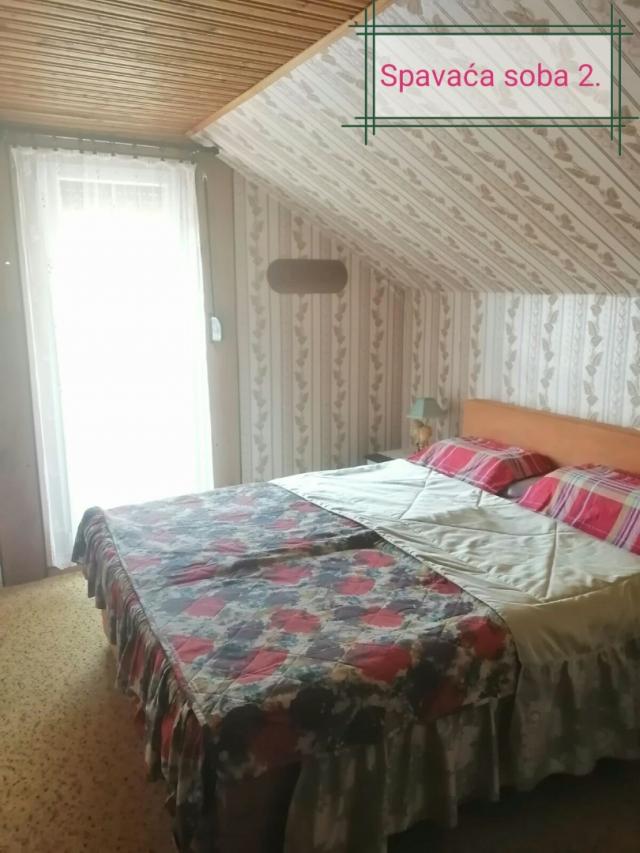 The house is located in the town of Djurmani