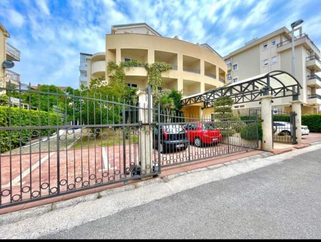 Hotel in Budva with 27 rooms
