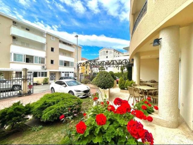 Hotel in Budva with 27 rooms