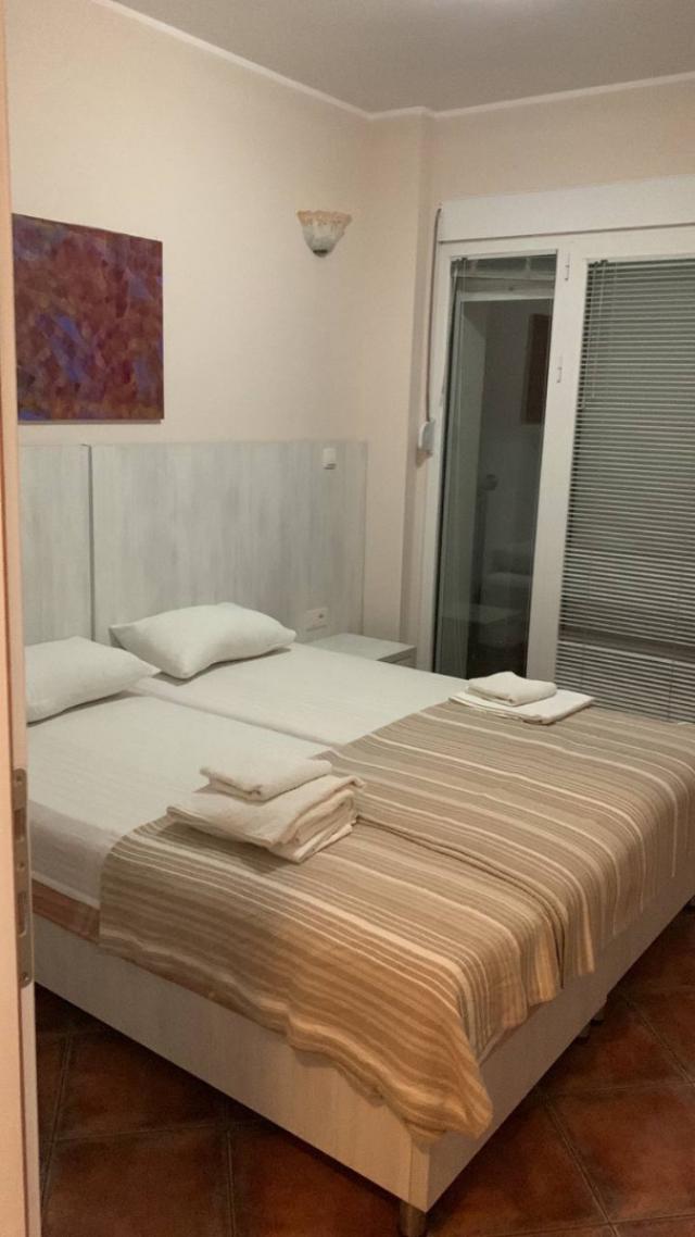 Hotel in Becici with 17 apartments
