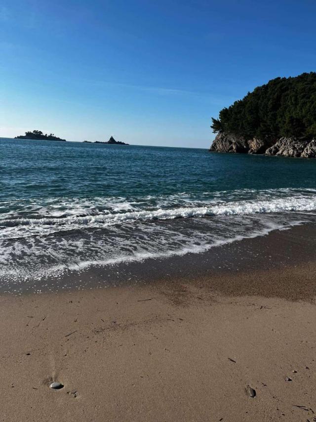 Hotel in Petrovac with 16 rooms